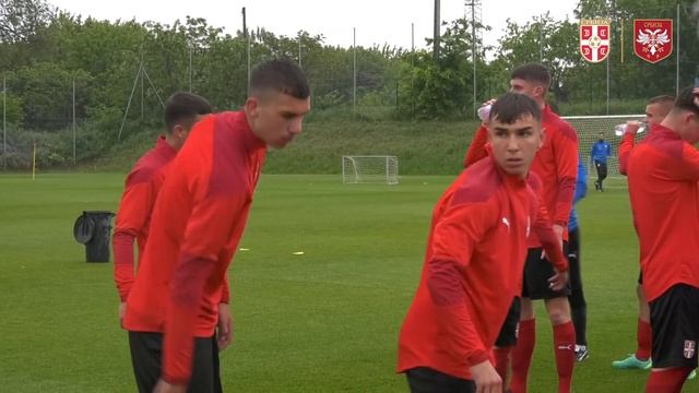 U17 EURO | Veljko Milosavljević i Mihajlo Cvetković po dolasku u Budimpeštu (16. 05. 2023.) смотреть онлайн