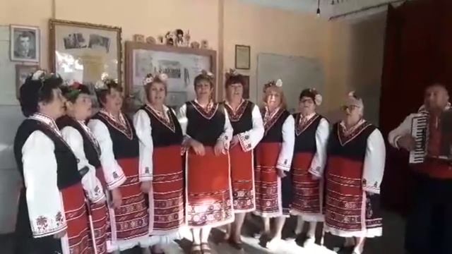 Група за автентичен фолклор "Хан крумски славей” - Тез малките моми смотреть онлайн