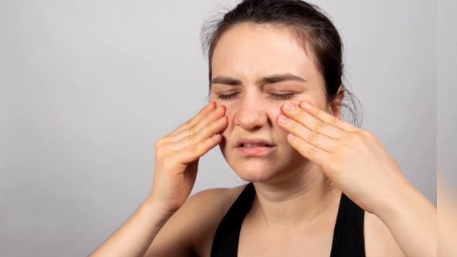 आंखों के आसपास सूजन आने के कारण । Causes Of Puffiness Around The Eyes | #puffiness #eyes смотреть онлайн