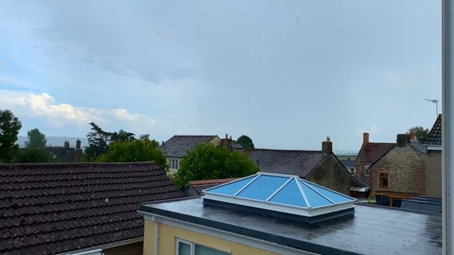 Sudden Storm & Rare Super Bolt Lightning Strike In Templecombe On Wednesday Afternoon 17th June 202 смотреть онлайн