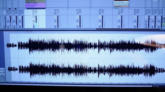 WAXOLINE TEASER : HOW TO PLUG THE BEACH BOYS. PLUGGER смотреть онлайн