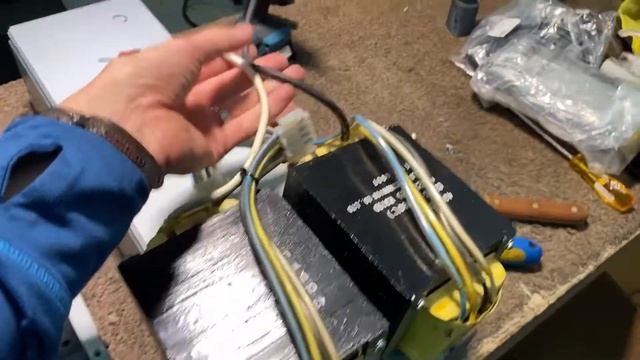 How to put transformers back in SUA3000rmxli3u смотреть онлайн