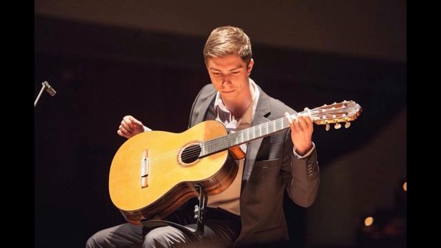 Dmytro Holovenko plays ukrainian song 'Cheremshyna' (Черемшина) by Vasyl Myhayluk смотреть онлайн