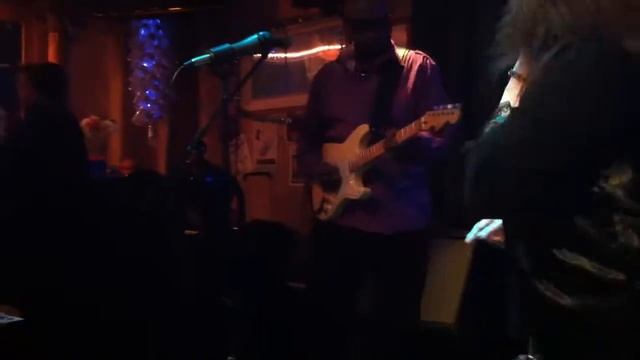 TARA LAYNE BAND RUNNIN BLUE 3 1 14 ROBINS NEST смотреть онлайн