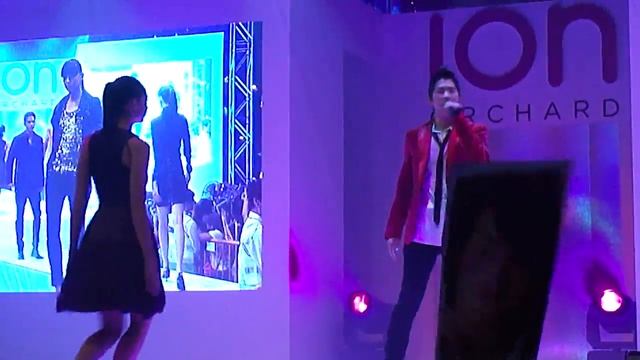 VanNess Wu @ ION Orchard - Shine On Me смотреть онлайн