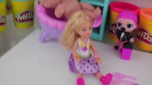 Малышка Маша испачкалась КУКЛА ЛОЛ купает Машу для детей