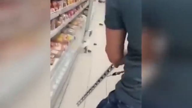 Крысы в "Пятёрочке" смотреть онлайн