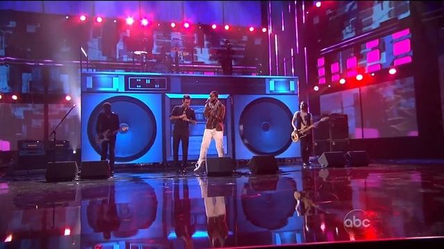 Gym Class Heroes (featuring Adam Levine) — "Stereo Hearts" смотреть онлайн