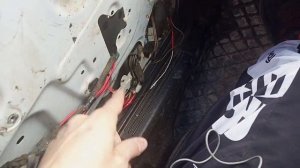 Стеклоподъëмник спускает но не поднимает ваз 2114 в чем причина.?