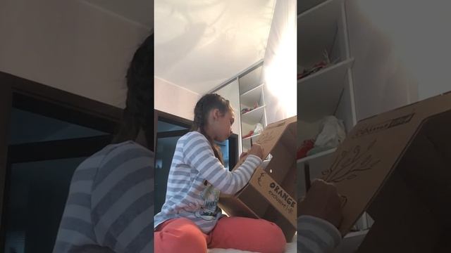 Окрашивают дом плюшевого кота смотреть онлайн