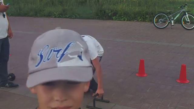 Нурбаев Надыр [Рекорд п.Лисий Нос] Ванька-встанька смотреть онлайн