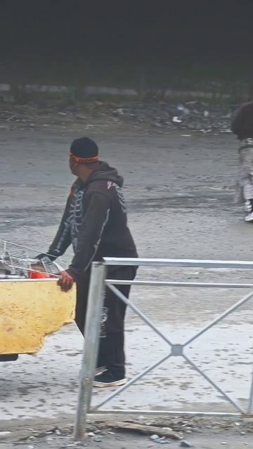 Ахтунг-ахтунг, живые мертвецы в городе 😱 смотреть онлайн