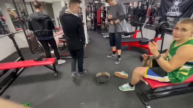 МИНИ ТРЕНИРОВКА ГОРИЛЛ В GORILLA GYM 🦍 #пауэрлифтинг #powerlifting #bodybuilding #рекомендации смотреть онлайн