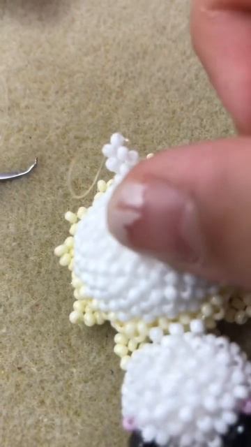 Черепашка из бисера🩷💛 смотреть онлайн