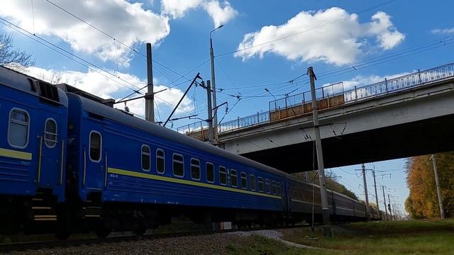 Электровоз ЧС8-008 с поездом №150/Electric locomotive ChS8-008 with train №150 смотреть онлайн