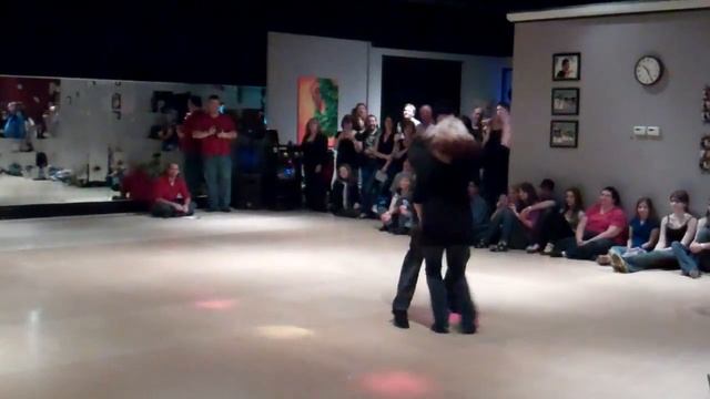 Jordan & Tatiana Dancing to Man in the Mirror смотреть онлайн