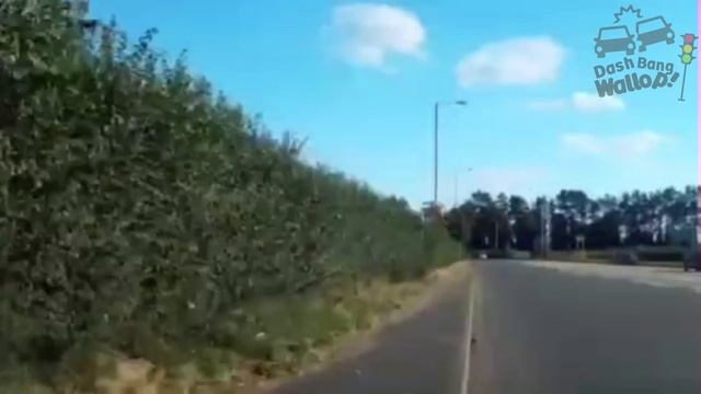 Top UK Dash Cam Video Compilation (Jan 2022) - Close Shaves, Bad Driving, & Car Crashes! смотреть онлайн