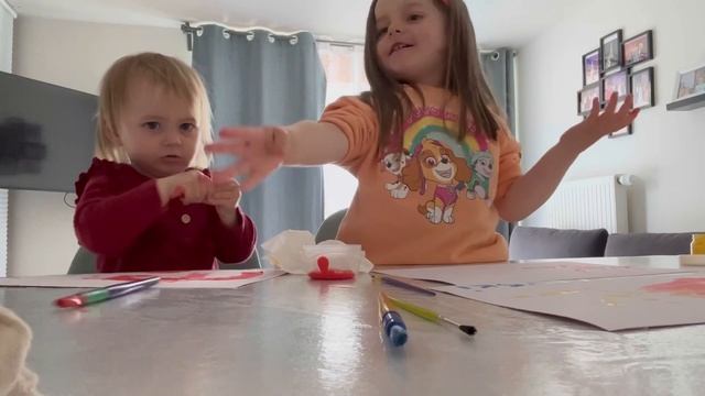 Painting Adventure with Lea and Iva and Mom!" смотреть онлайн