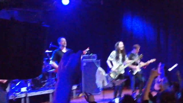 Александр Пушной и ОТП-Студио - Трава у дома (Земляне Cover). Новосибирск 20.05.2023 смотреть онлайн