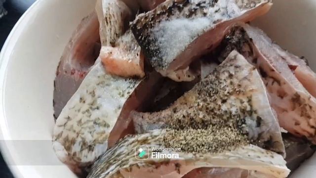 Жарю рыбу без гари и запаха, получается золотистая и очень нежная! Мой самый любимый Рецепт!!!