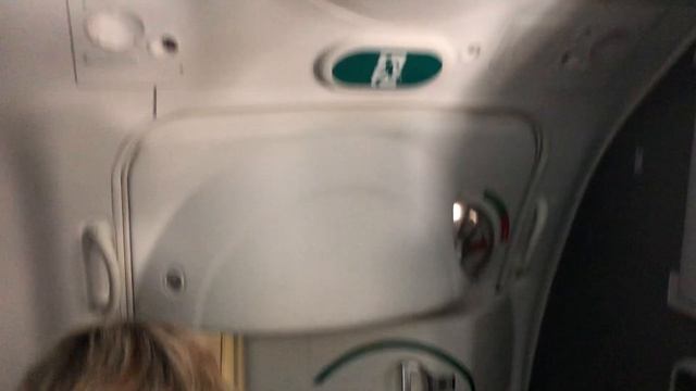 Boeing 787-8 Dreamliner Door Opening смотреть онлайн