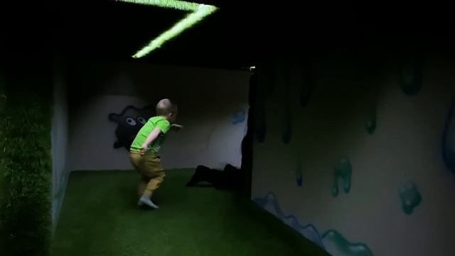 Тема и Папа В ЛАБИРИНТЕ С ПРИВЕДЕНИЯМИ ! смотреть онлайн