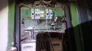 Установка дифавтомата и реле напряжения.