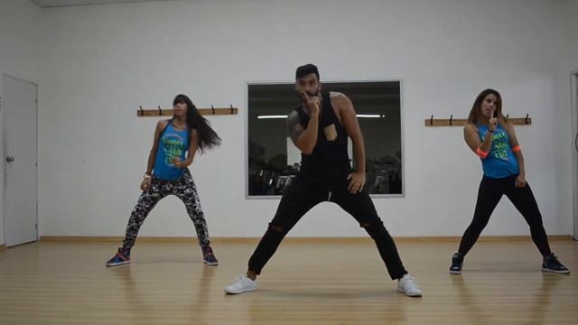 Machika - Zumba Luciano Soares смотреть онлайн