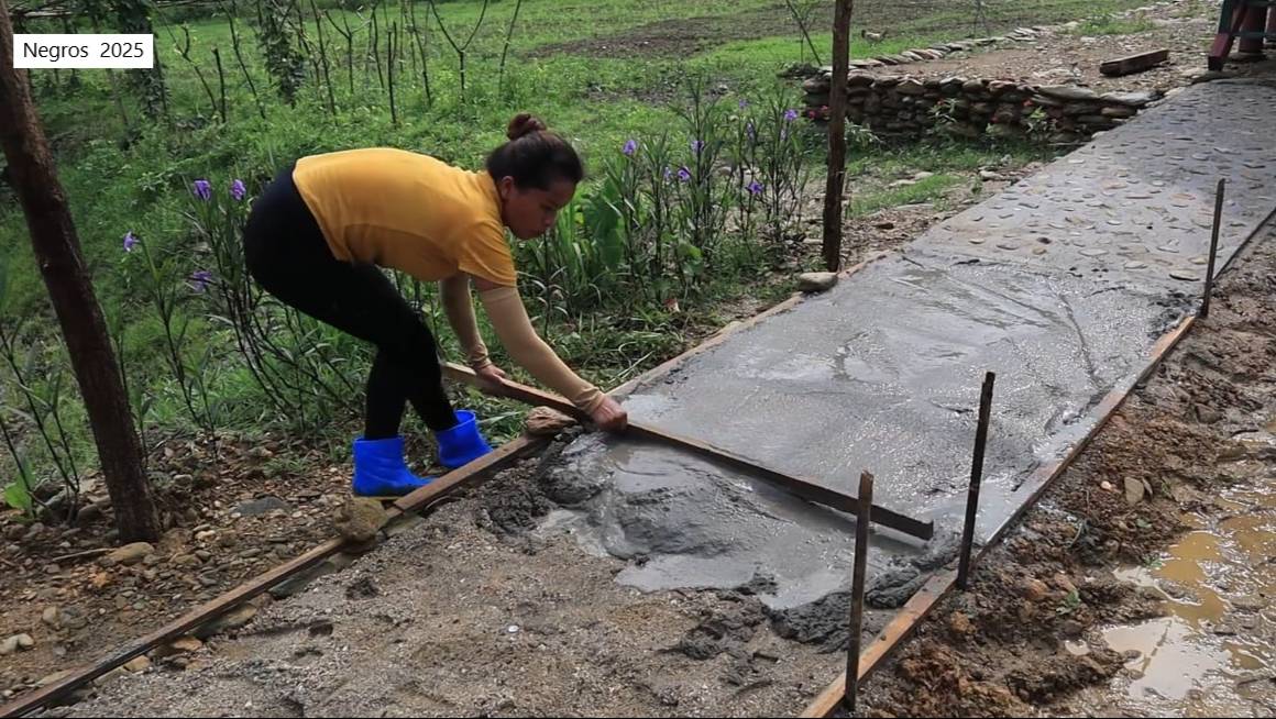 София 42. Делает дорожку к дому на сваях смотреть онлайн