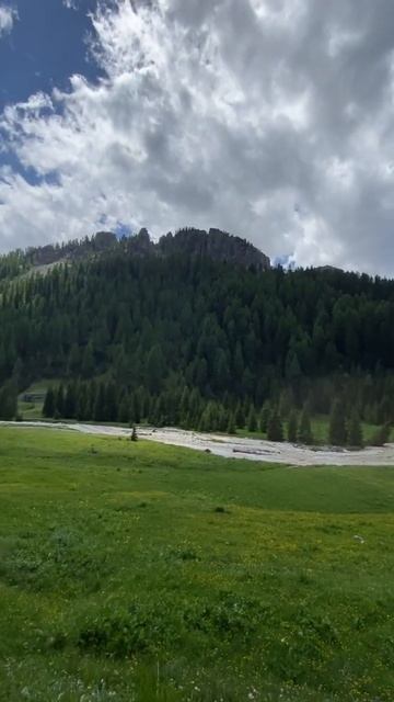 Val Venegia, Estate di emozioni in Trentino sulle Dolomiti con passeggiate e trekking per famiglie смотреть онлайн