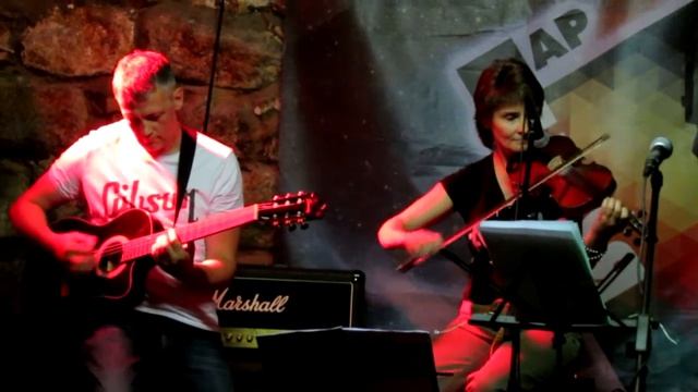 Pent Up House смотреть онлайн