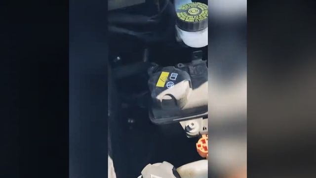 Finding a charging system fault and finding the ac is blowing hot on a 2015 Bmw i3 смотреть онлайн