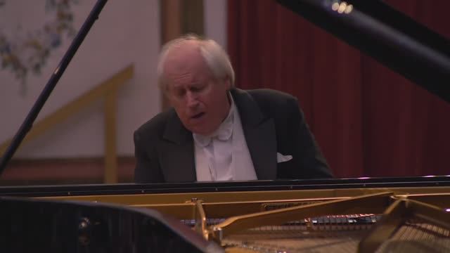 Й. Гайдн Соната для фортепиано си минор Hob. XVI:32 (Григорий Соколов) смотреть онлайн