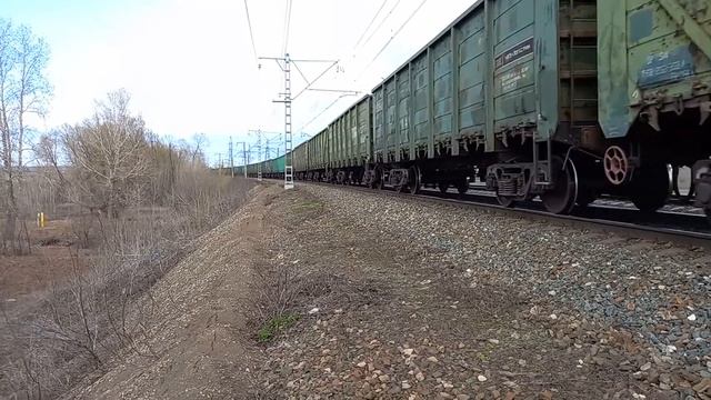 Электровозы ВЛ10У-282 и ВЛ10У-491 с грузовым поездом смотреть онлайн