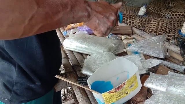 Proses Perbaikan Perahu Anak Nelayan | Cara tambal perahu fiberglass смотреть онлайн