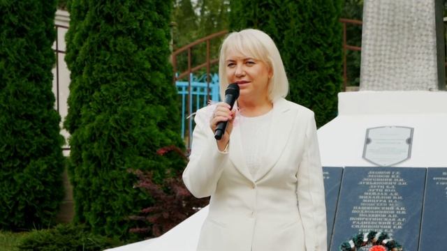Торжественные линейки в Мозырском государственном областном лицее – это уже брендовое мероприятие смотреть онлайн