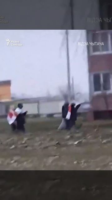 Жители Заславля вышли на Марш соседей смотреть онлайн