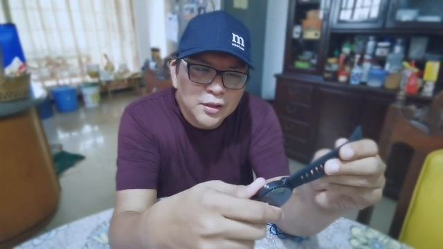One Very Afforadble Smartwatch Unboxed! | UncleJobie смотреть онлайн