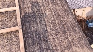 Деревенское строительство. Покрыл крышу рубероидом , но это временно.