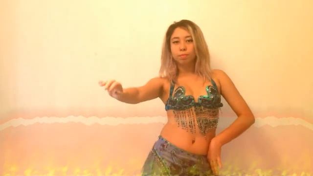 Cynthiaepm belly-dancing to "A Thousand Years" by Sting смотреть онлайн