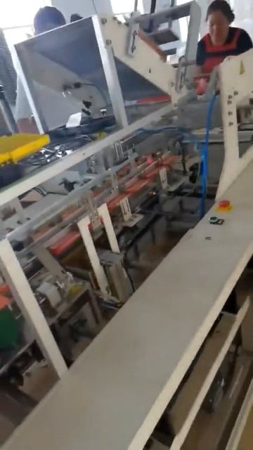 Facial Tissue Cartoning Machine