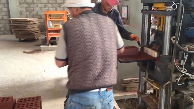 Пресс для производства кирпича TITAN 240D в Атырау Казахстан смотреть онлайн