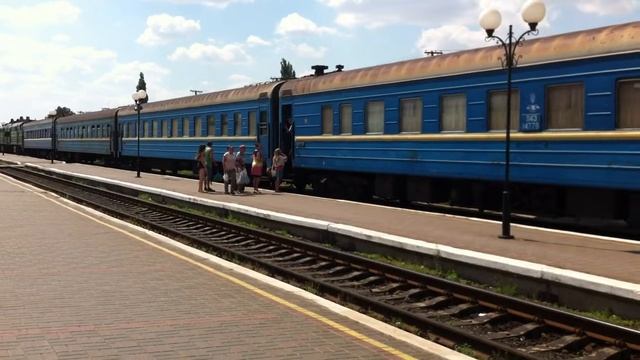 В Херсоне как у Задорнова - на вокзале путаница с поездами смотреть онлайн