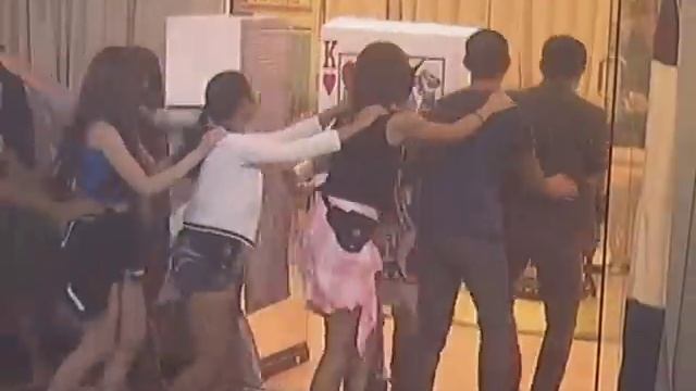 Housemates, nakipagkulitan kay Mr Bean смотреть онлайн