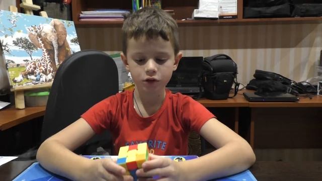 Нестор с кубиком Рубика, собрал за 5 минут смотреть онлайн