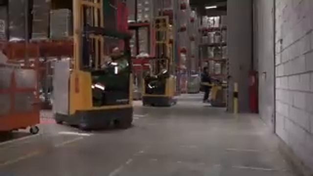 На подмосковных складах - достаточное количество продуктов смотреть онлайн