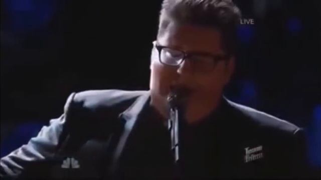 Очень хорошо поёт песню смотреть онлайн