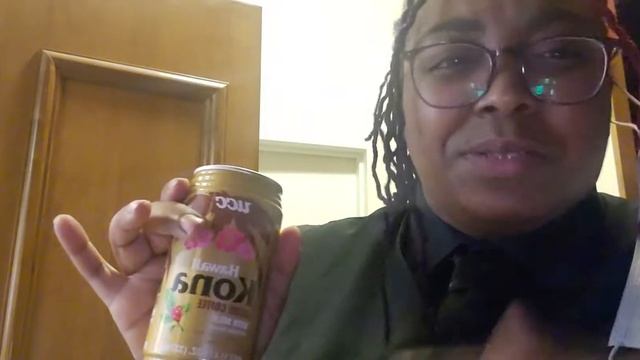 Trying UCC Kona Coffee at work смотреть онлайн