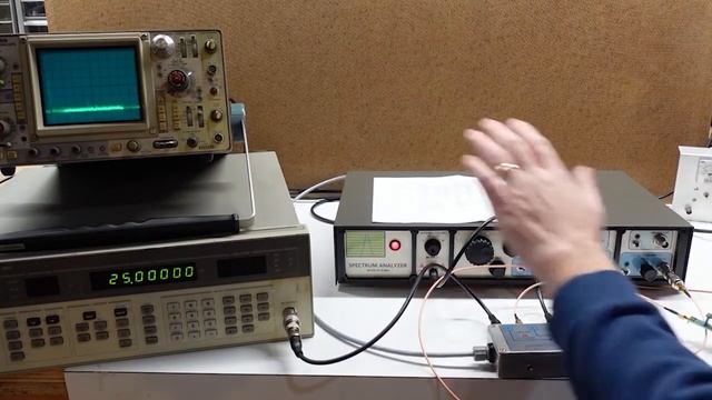 Superhet Receiver Part #7: First Signal ?!? смотреть онлайн