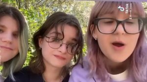 Где живут ребята из Фанни френдс?Они уехали? Маша в Украине?